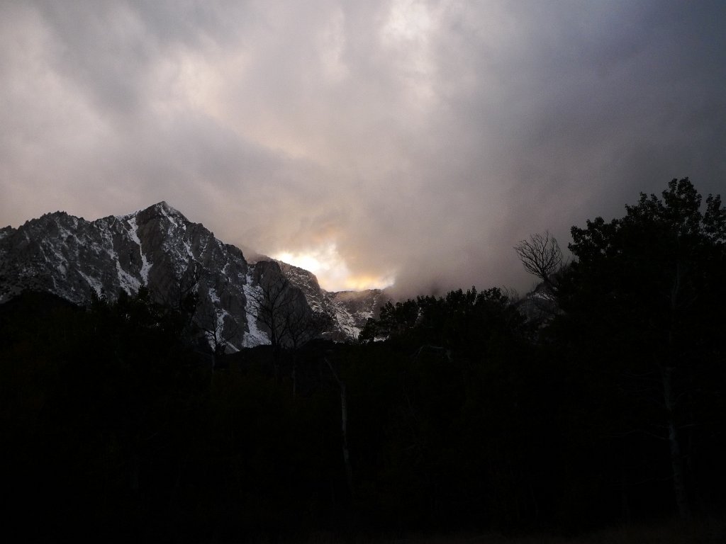 California-Fall2010 422.JPG - Úžasný západ slunce. Škoda, že Larry ho proležel v autě s bolestí žaludku.Fantastic sunset. Too bad Larry missed it because he was in a sleeping bag suffering from an awful stomach pain